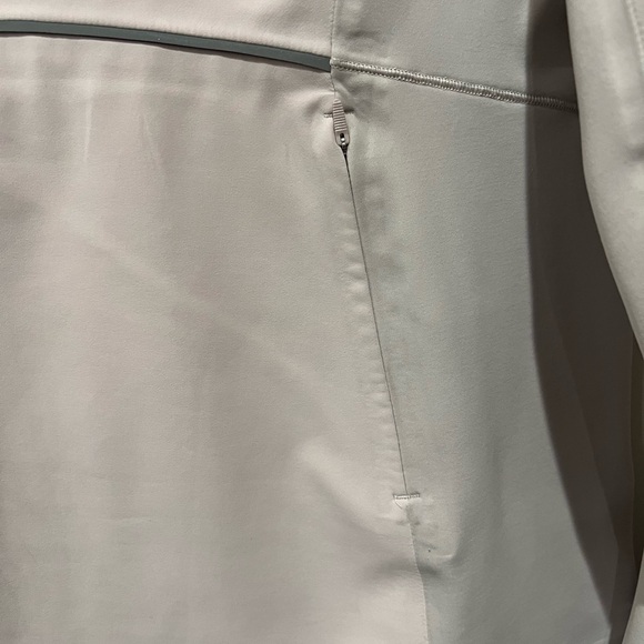 Lululemon Cross Chill Jacket, size 10, in excellent condition, blush pink color - Picture 4 of 5